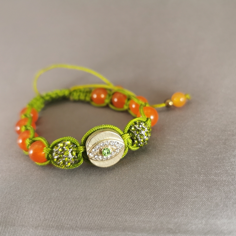 Eye green and orange
